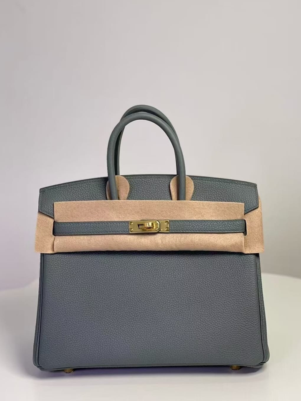 Hermès Birkin 25 Vert Amande Togo Leather Handbag Gold Hardware