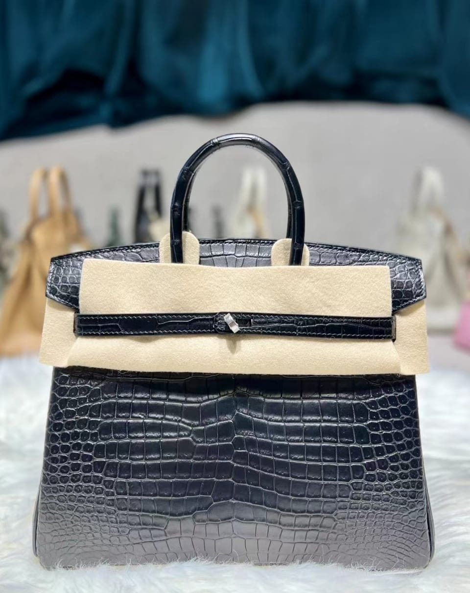 Hermès Birkin 25 Black Matte Alligator Leather Handbag Palladium Hardware