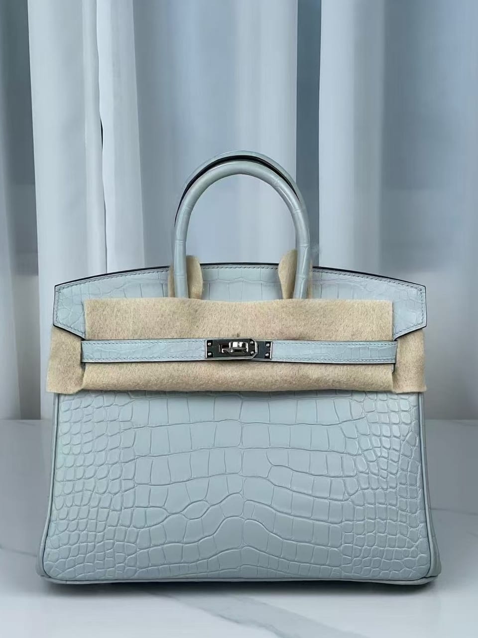 Hermès Birkin 25 Crystal Grey Matte Alligator Leather Handbag Palladium Hardware